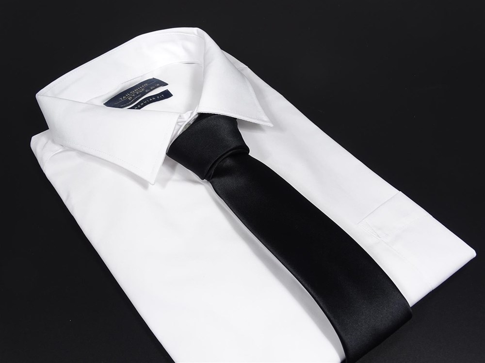 Krawattenset für Herren - Krawatte und Einstecktuch aus Satin Mikrofaser - Hangefertigt in Italien - 150 x 7 cm - schwarz