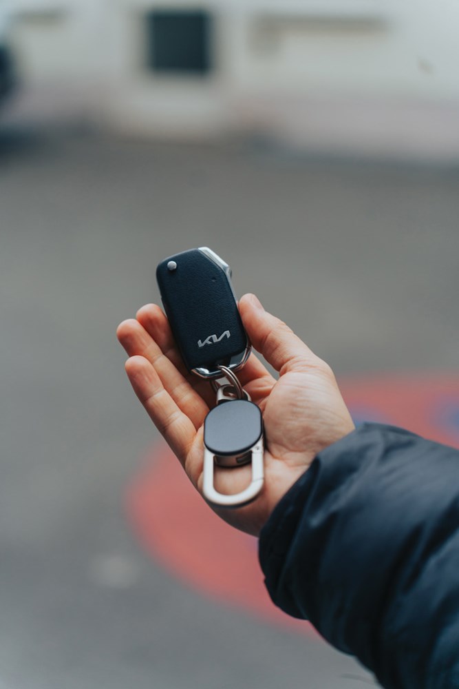 Schlüsselanhänger Keyfinder mit weltweiter Ortung und USB-C Schlüsselanhänger Keyfinder mit weltweiter Ortung und USB-C
