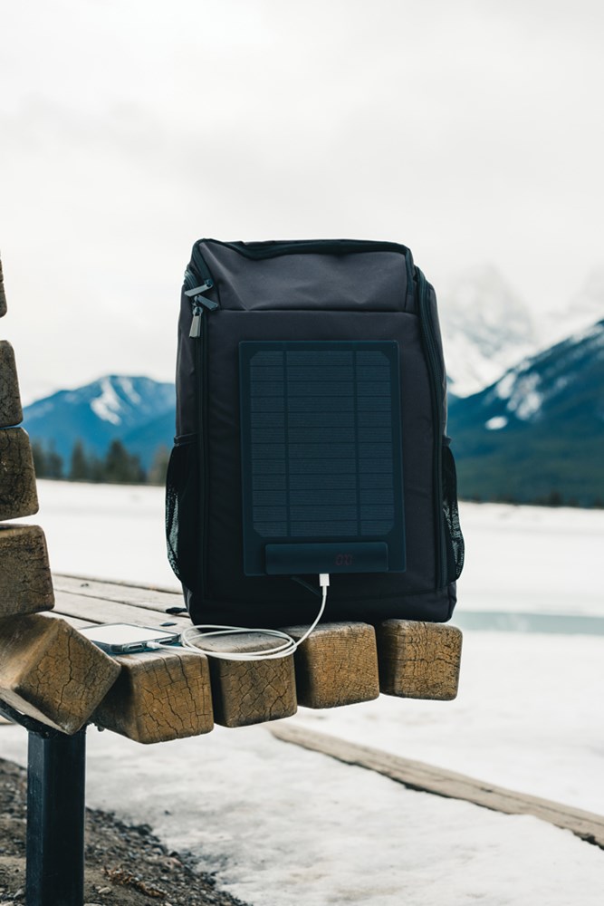 Pedro AWARE™ RPET Deluxe Rucksack mit 5W Solar Panel Pedro AWARE™ RPET Deluxe Rucksack mit 5W Solar Panel